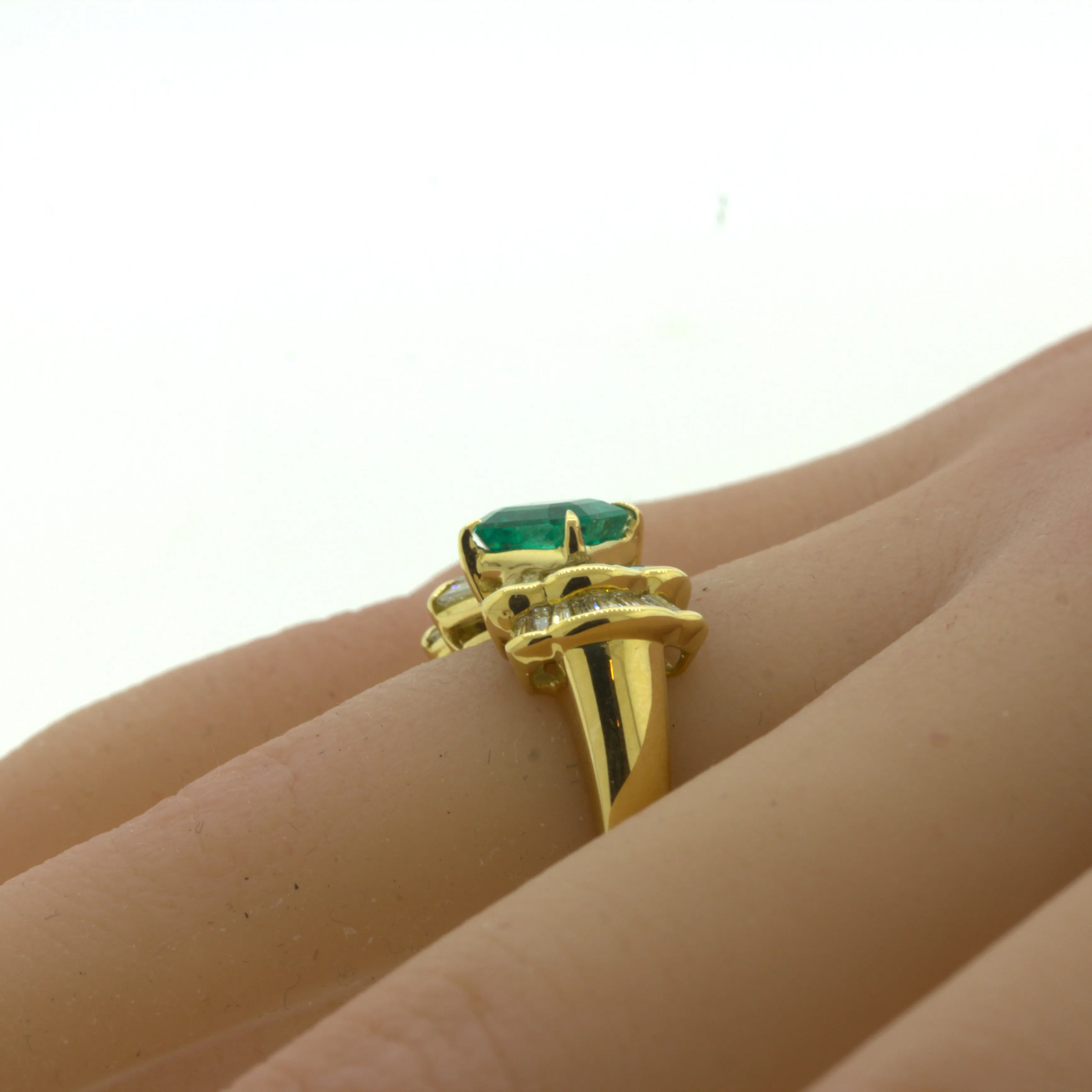 1.00 Carat Gem Emerald Diamond 18K Yellow Gold Ring