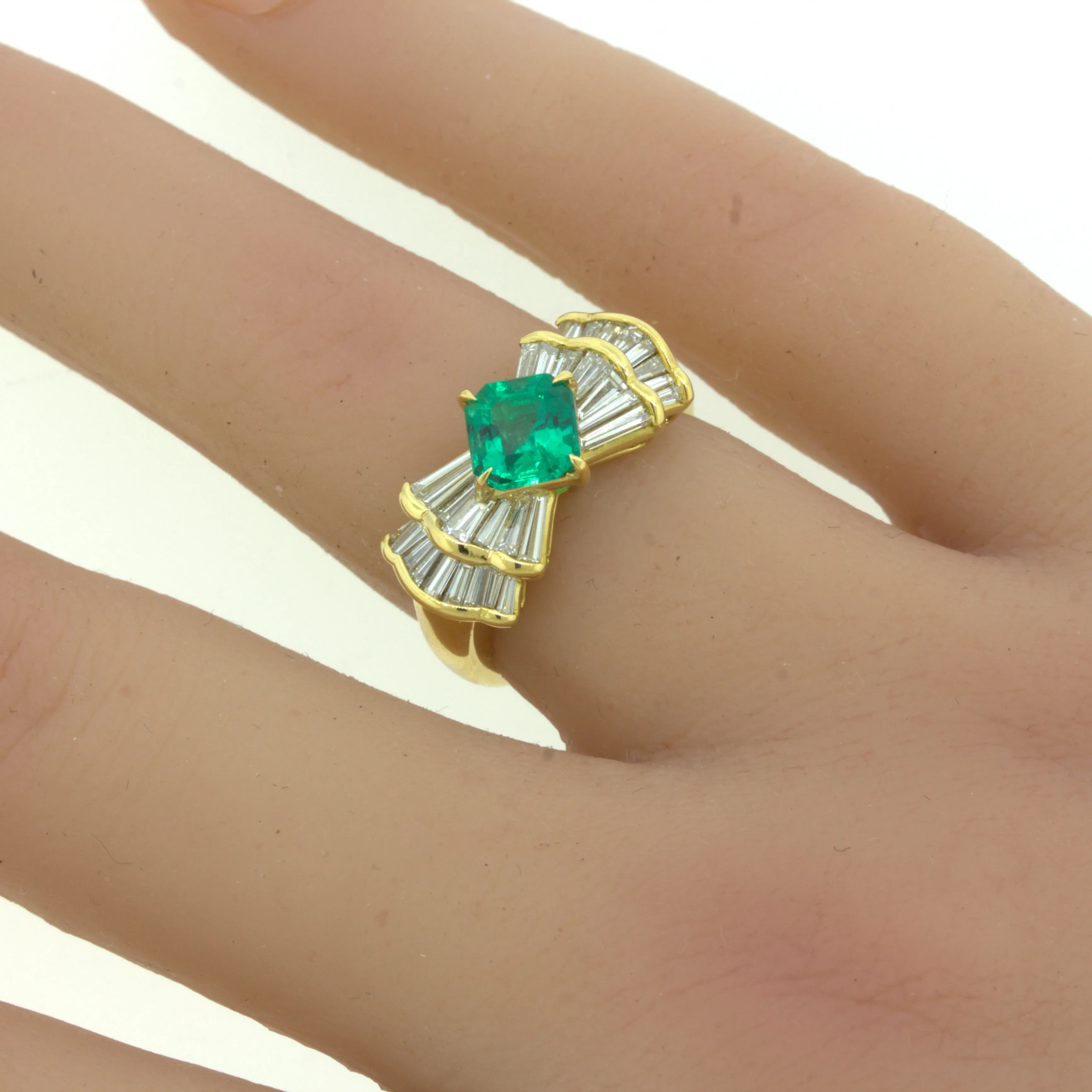 1.00 Carat Gem Emerald Diamond 18K Yellow Gold Ring