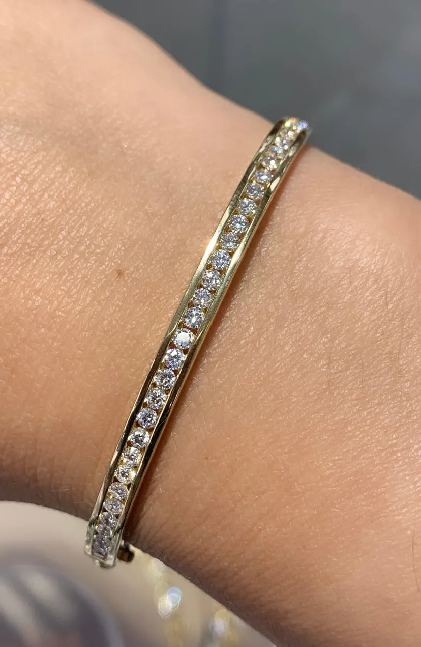 1.35ct tw Diamond Yellow Gold Bangle Bracelet