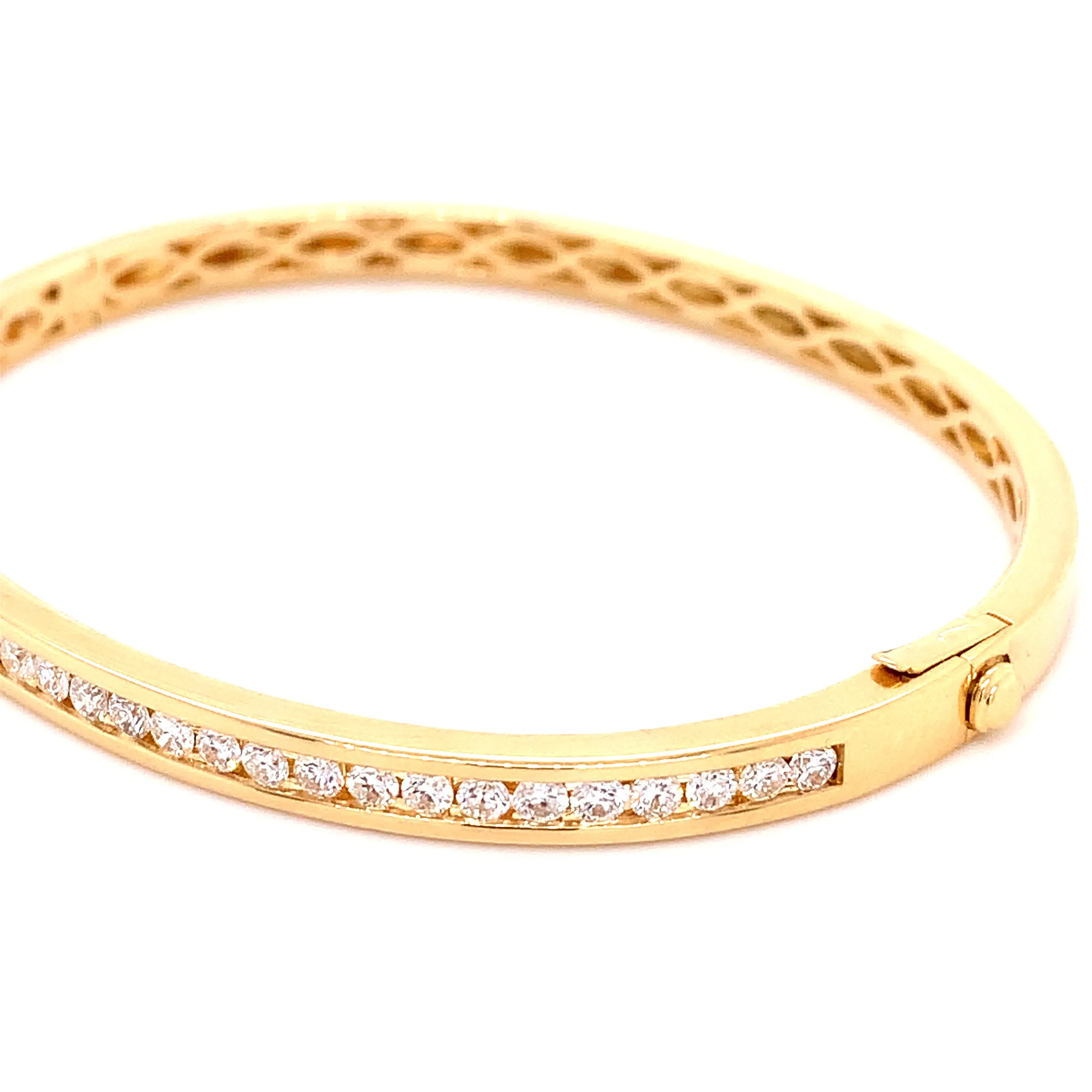 1.35ct tw Diamond Yellow Gold Bangle Bracelet