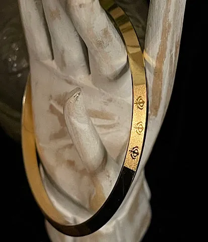 Alien Gold Bangle