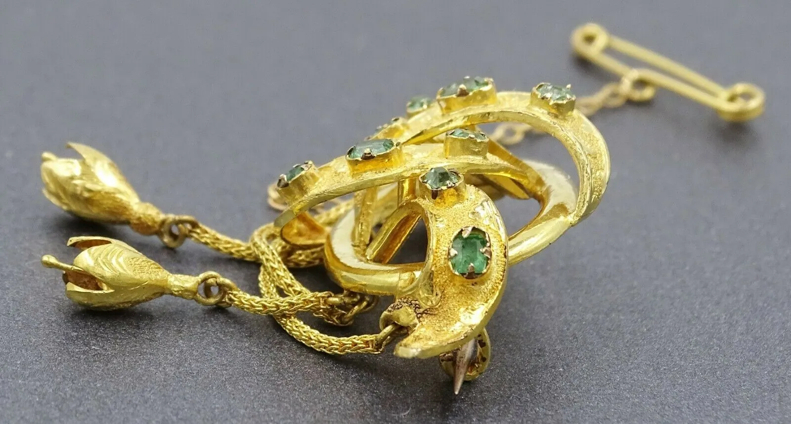 Antique (c.1860) Emerald 9ct Yellow Gold Brooch