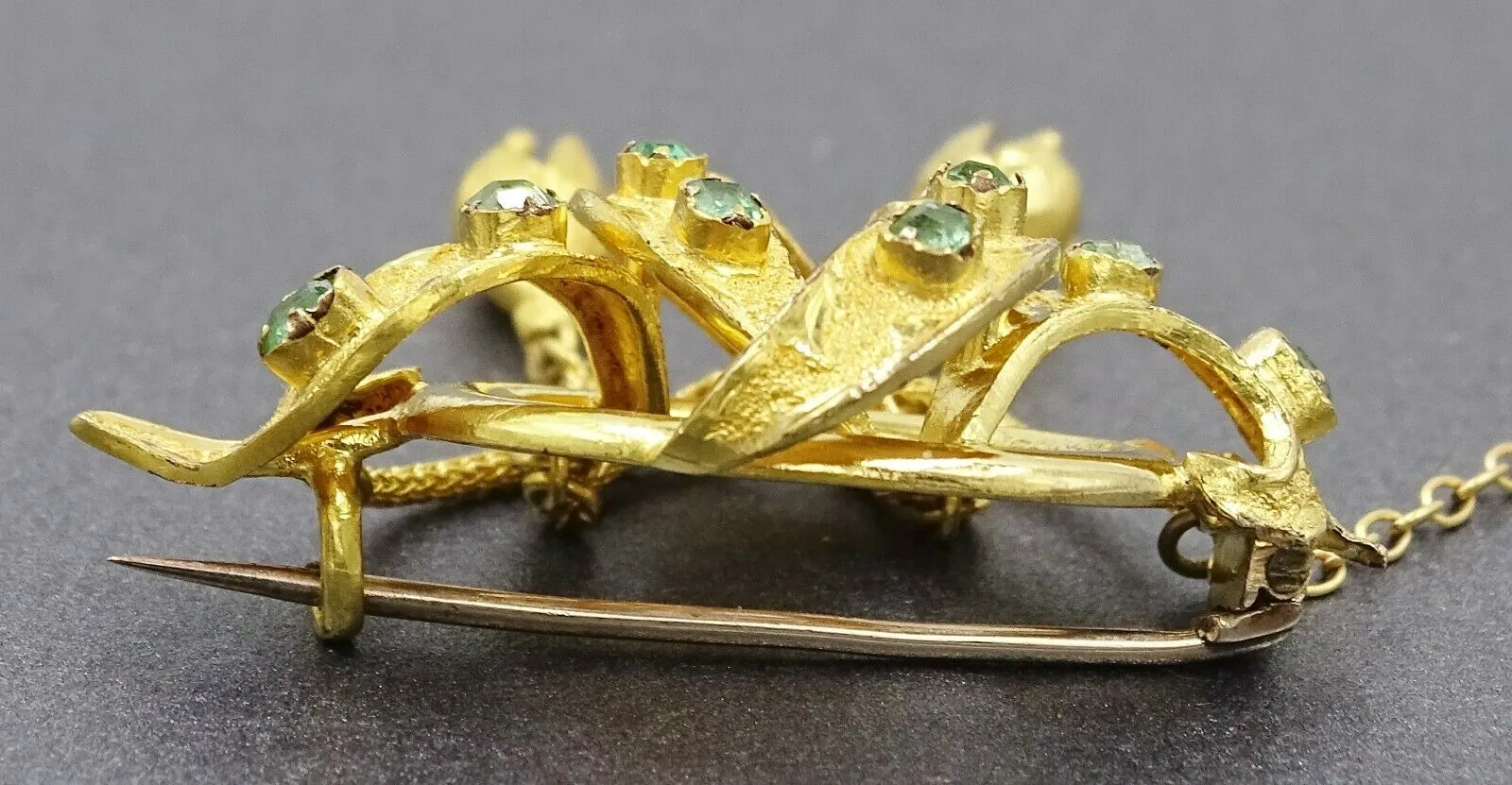 Antique (c.1860) Emerald 9ct Yellow Gold Brooch