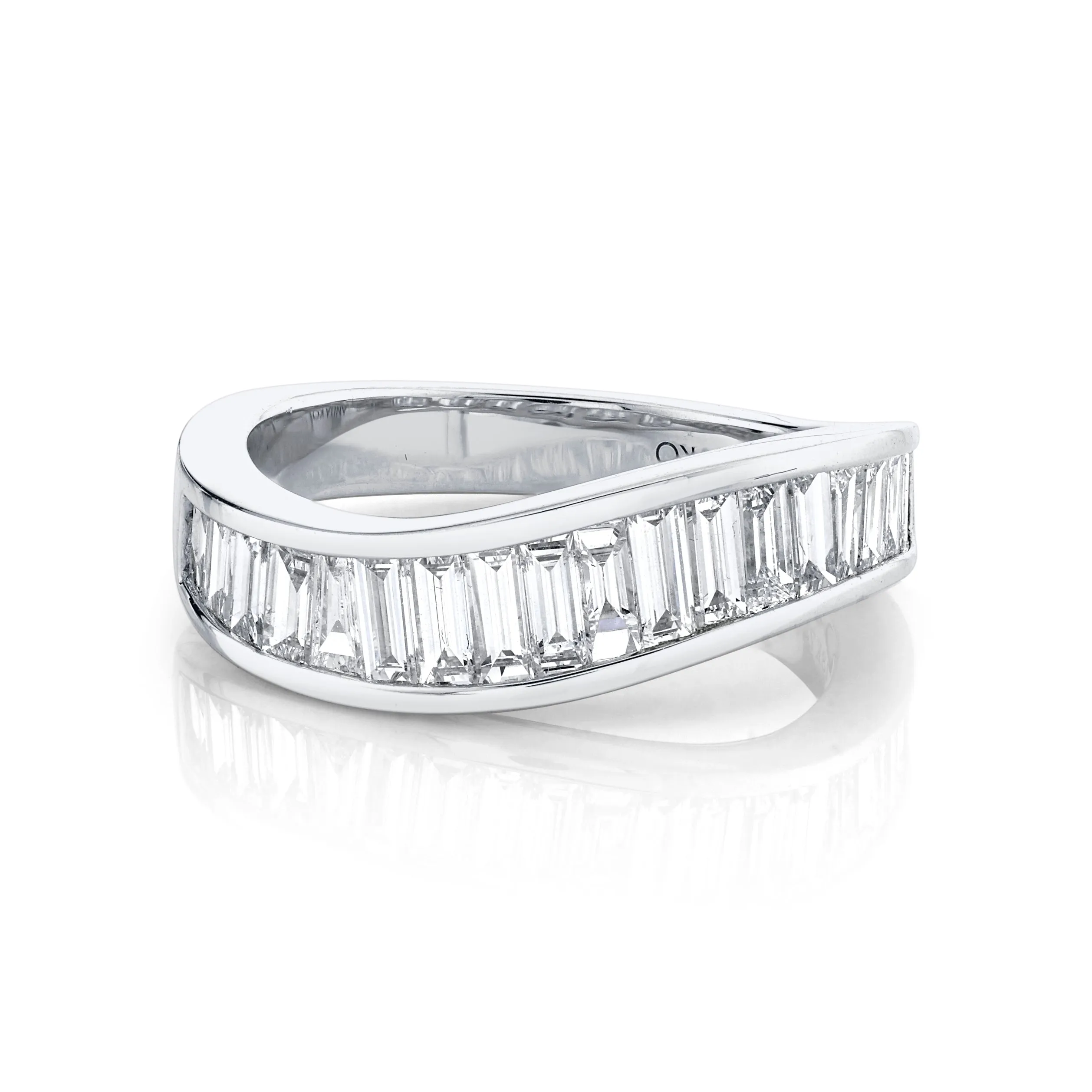 BAGUETTE DIAMOND WAVE RING