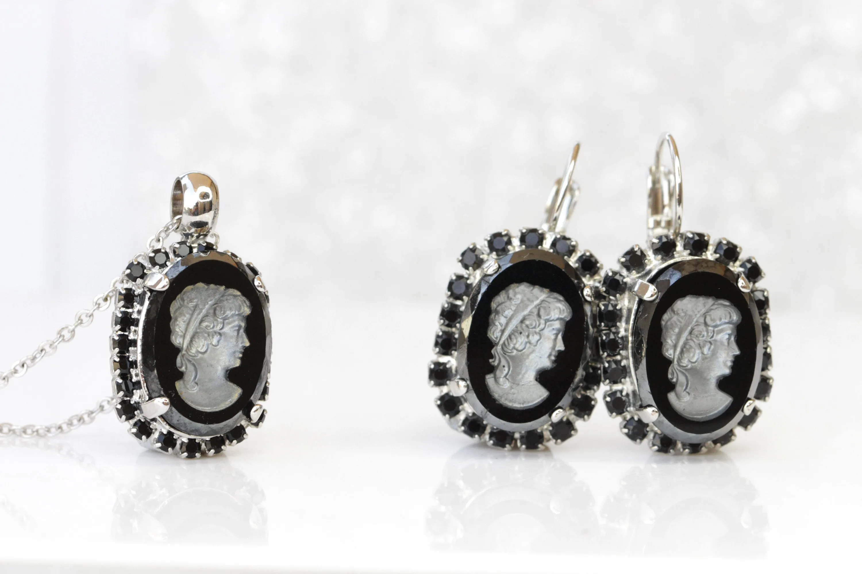 BLACK CAMEO EARRINGS