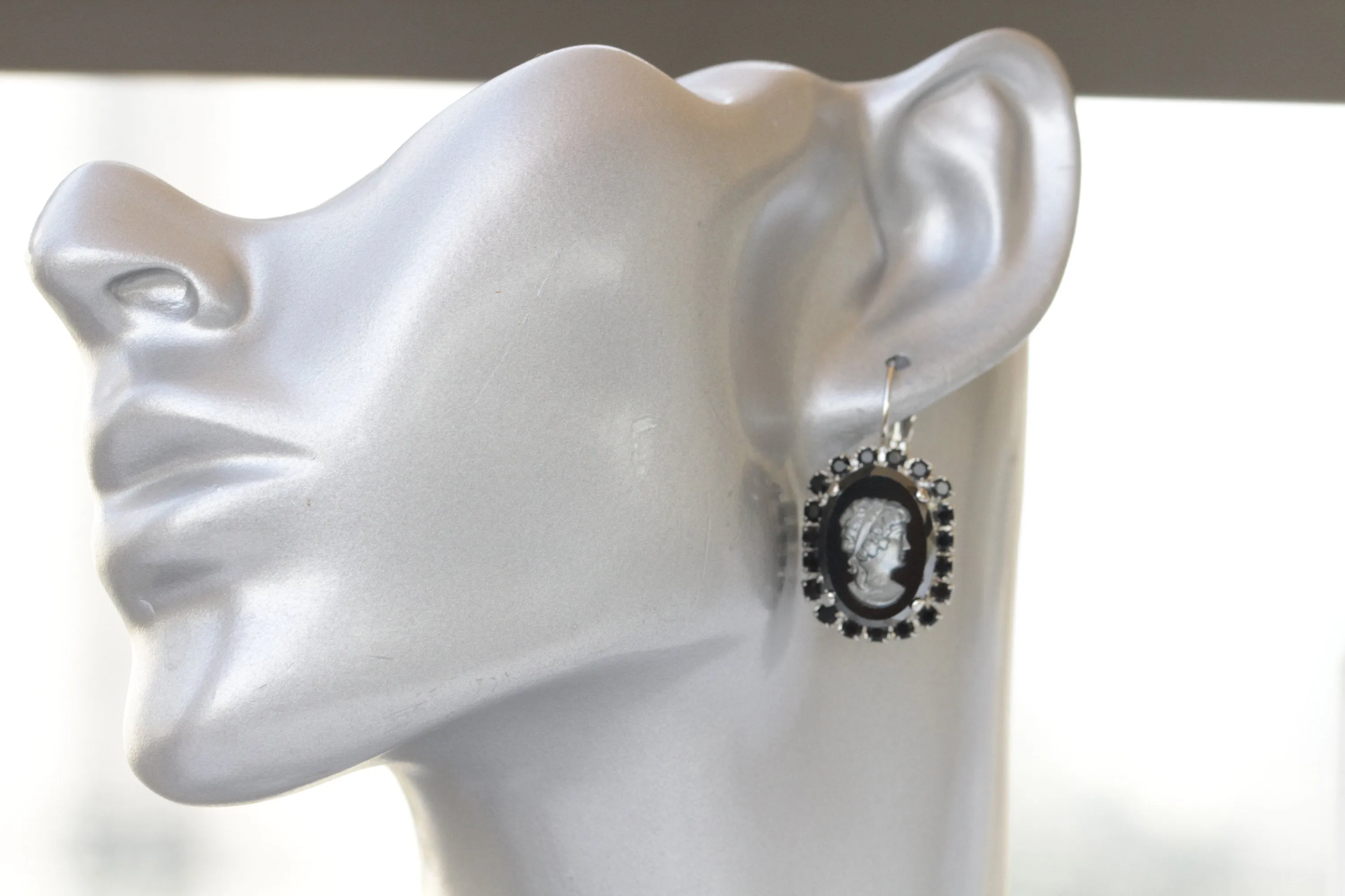 BLACK CAMEO EARRINGS