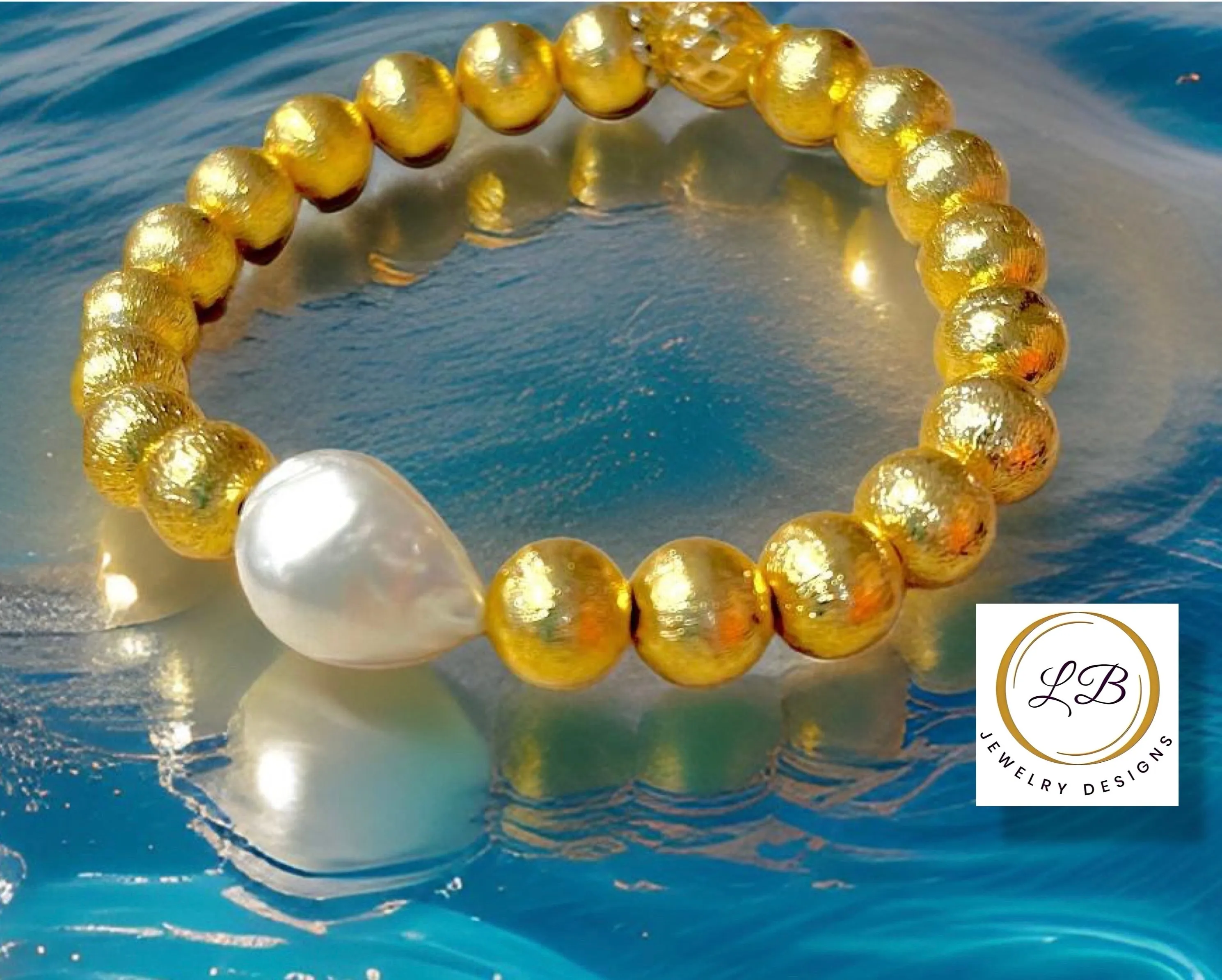 Brushed Gold Vermeil Beaded Bracelet with a Freshwater Baroque Pearl