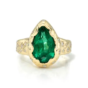 Classic River Queen Emerald Ring with Oracle Set Diamonds