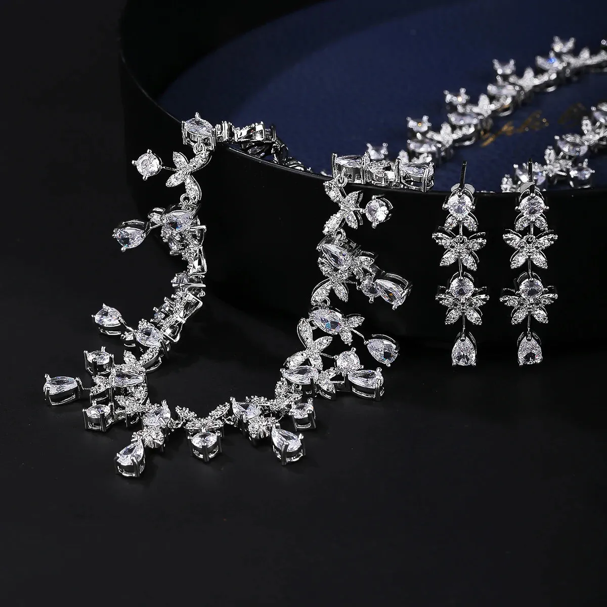 Elegant White Cubic Zirconia Bridal Jewelry Set Ladies Party Wedding Necklace And Earrings Set CN10492