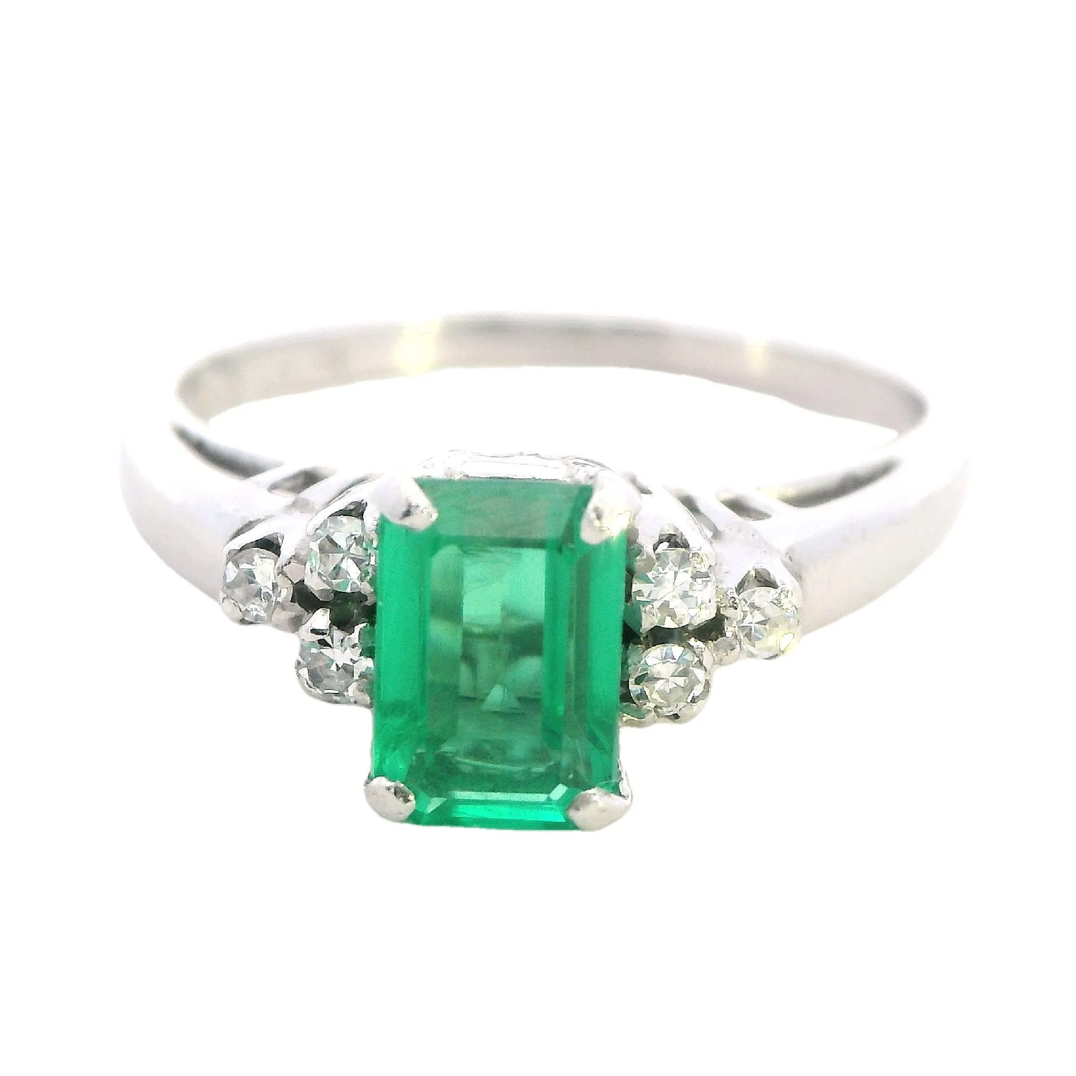 Elegant White Gold Emerald and Diamond Ring - Timeless Beauty