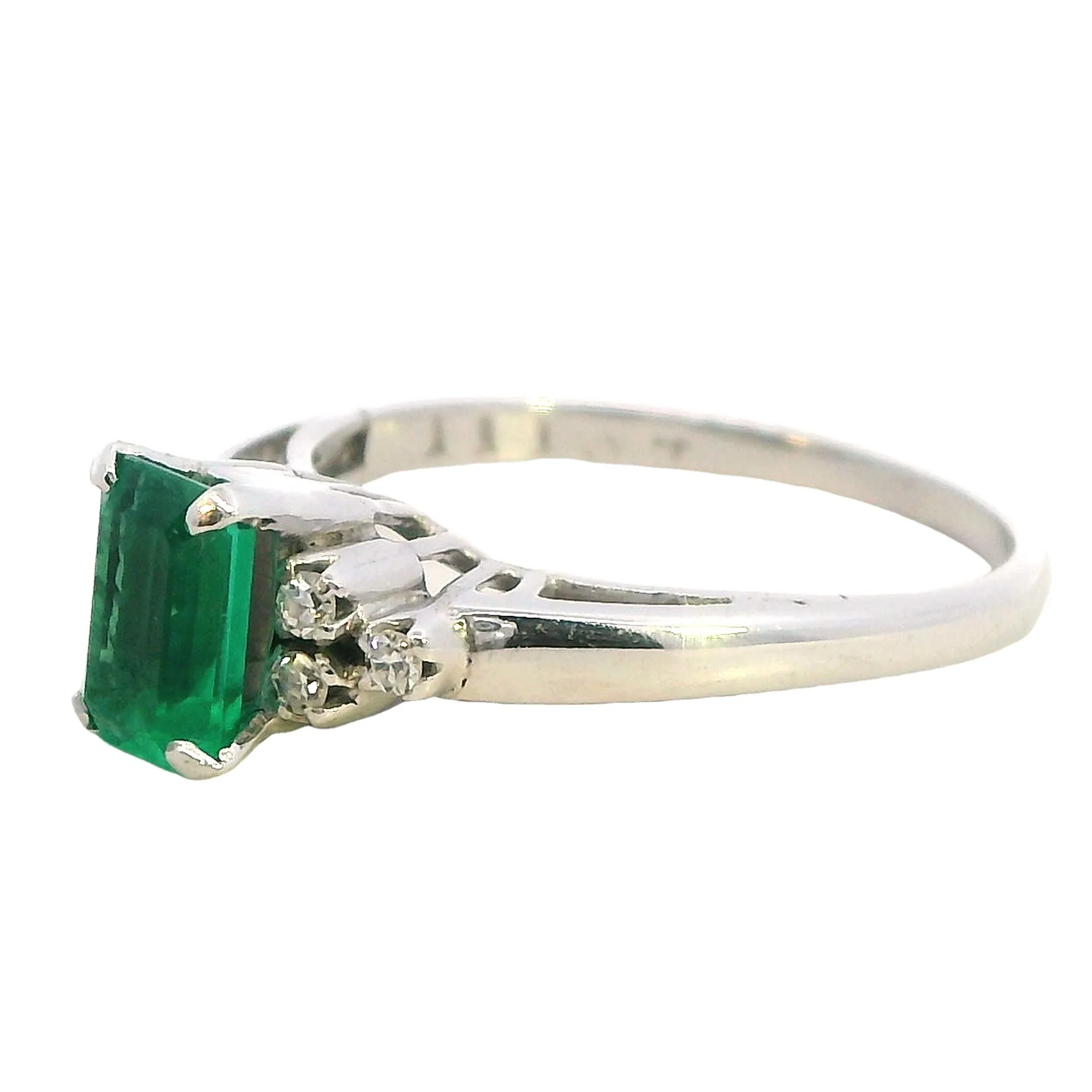 Elegant White Gold Emerald and Diamond Ring - Timeless Beauty