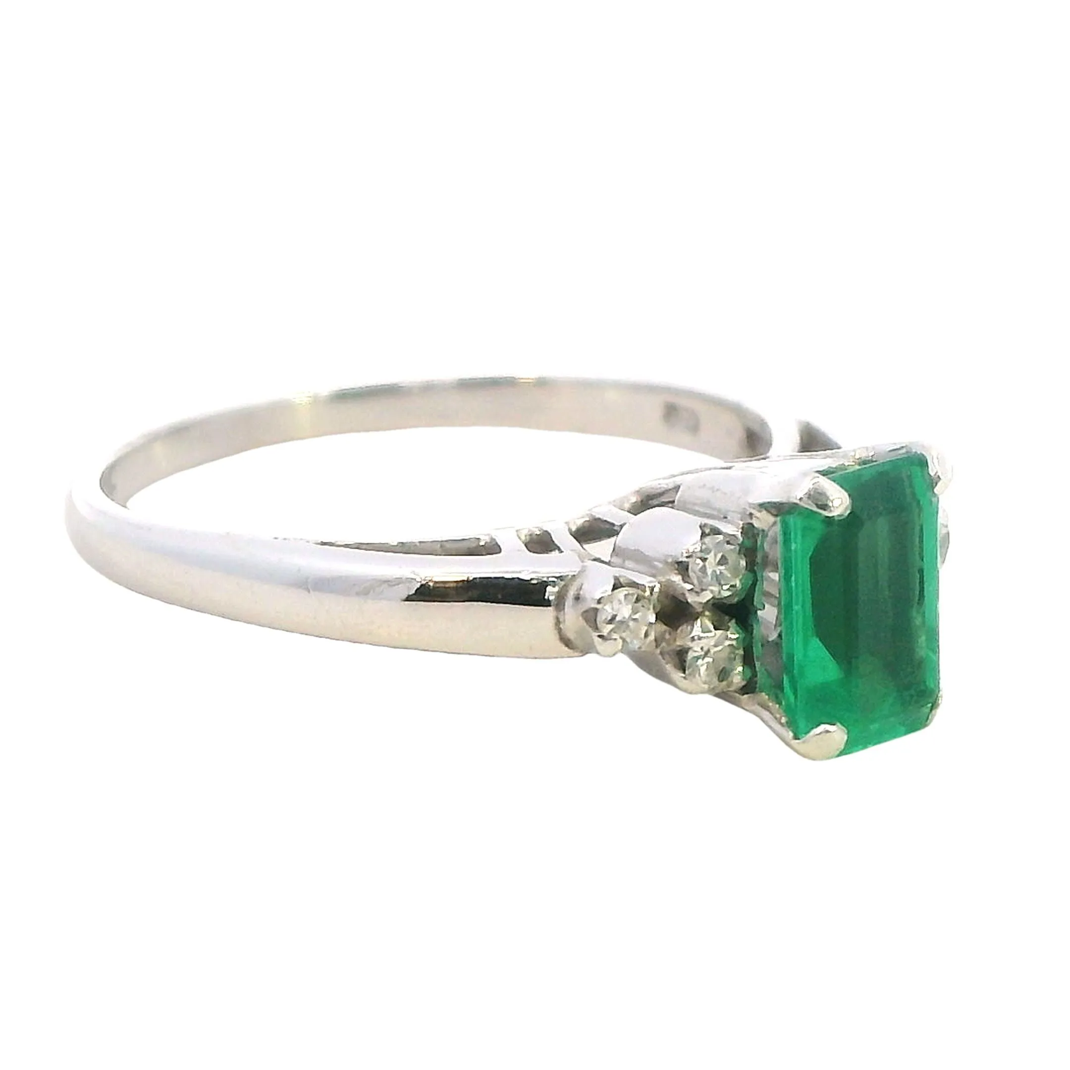 Elegant White Gold Emerald and Diamond Ring - Timeless Beauty