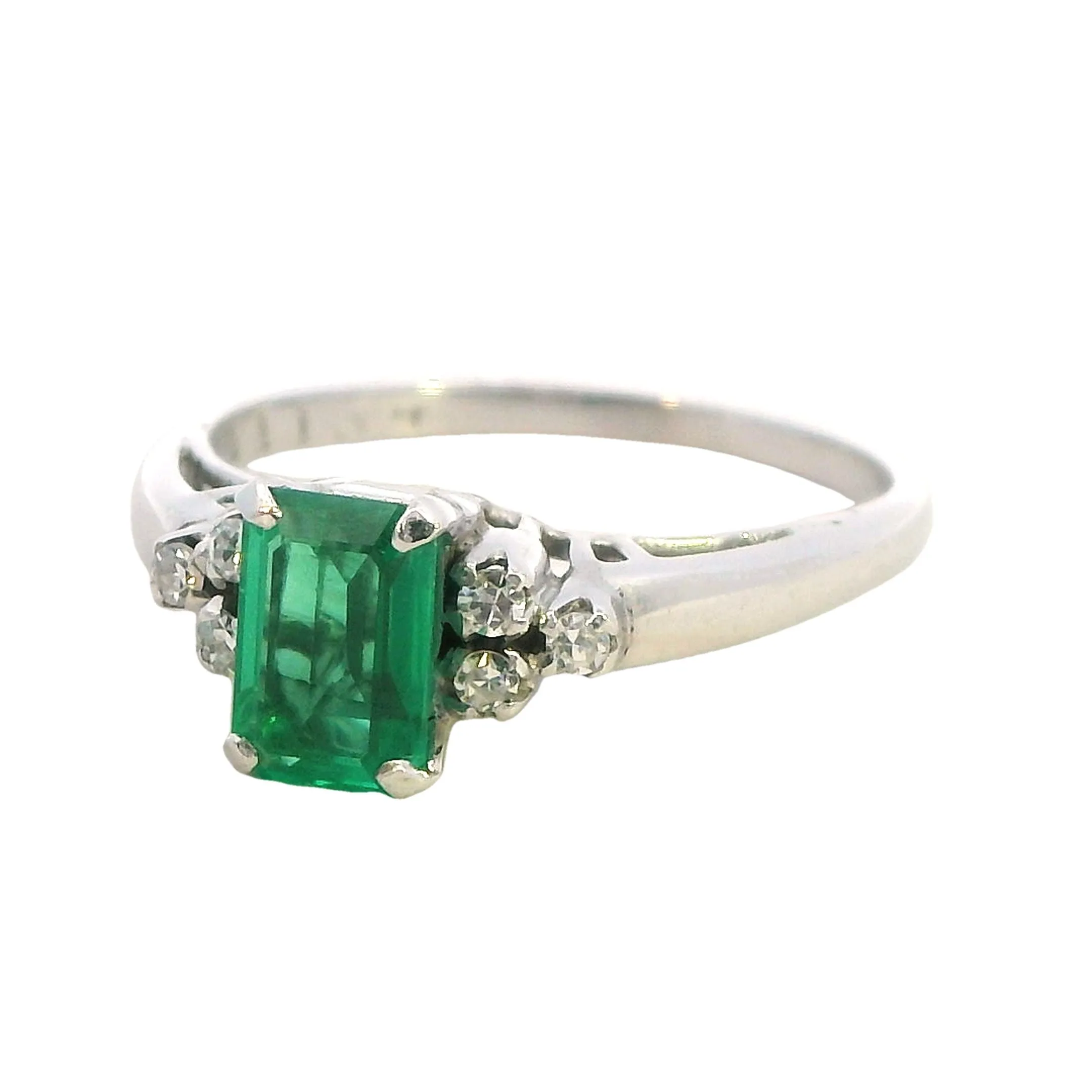 Elegant White Gold Emerald and Diamond Ring - Timeless Beauty