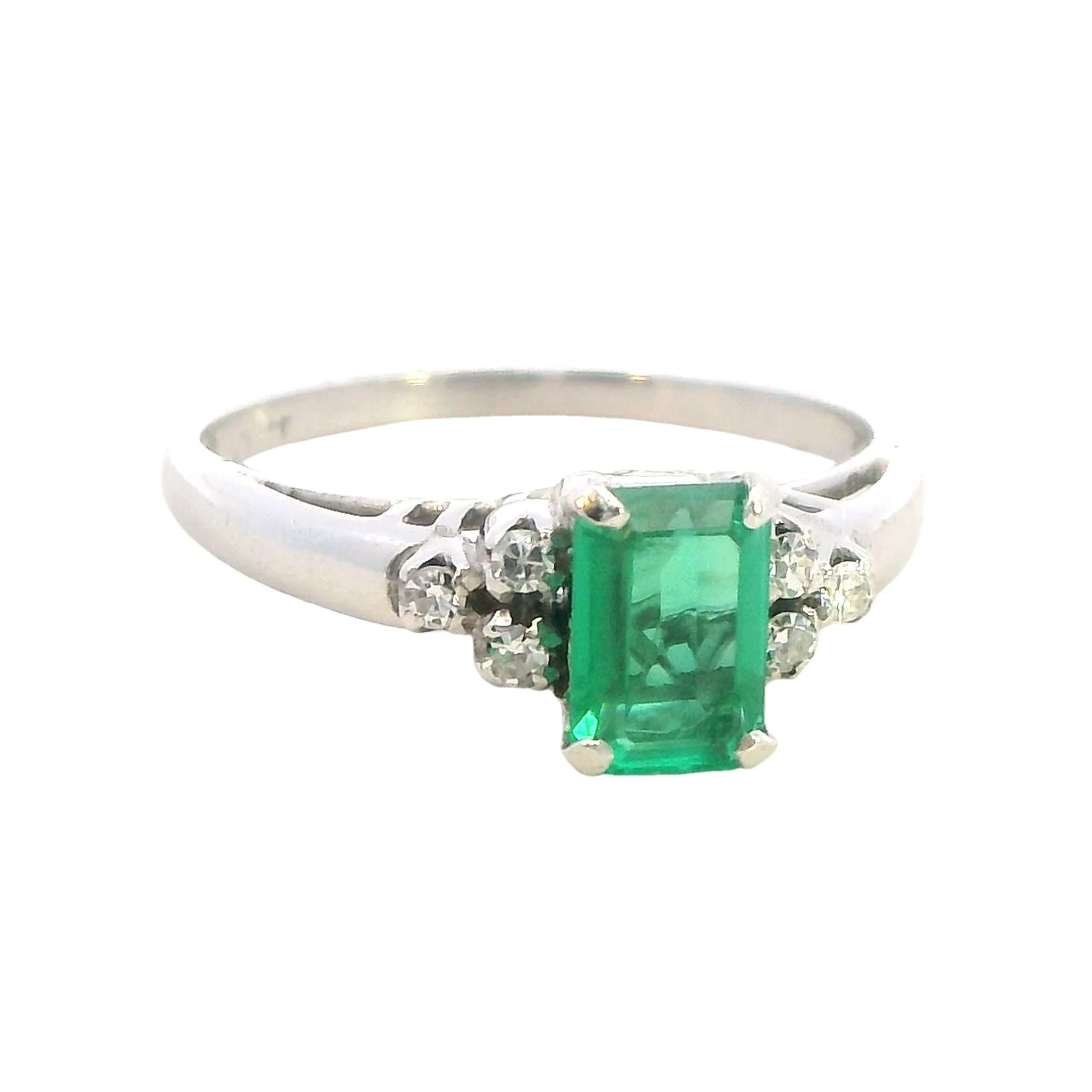 Elegant White Gold Emerald and Diamond Ring - Timeless Beauty