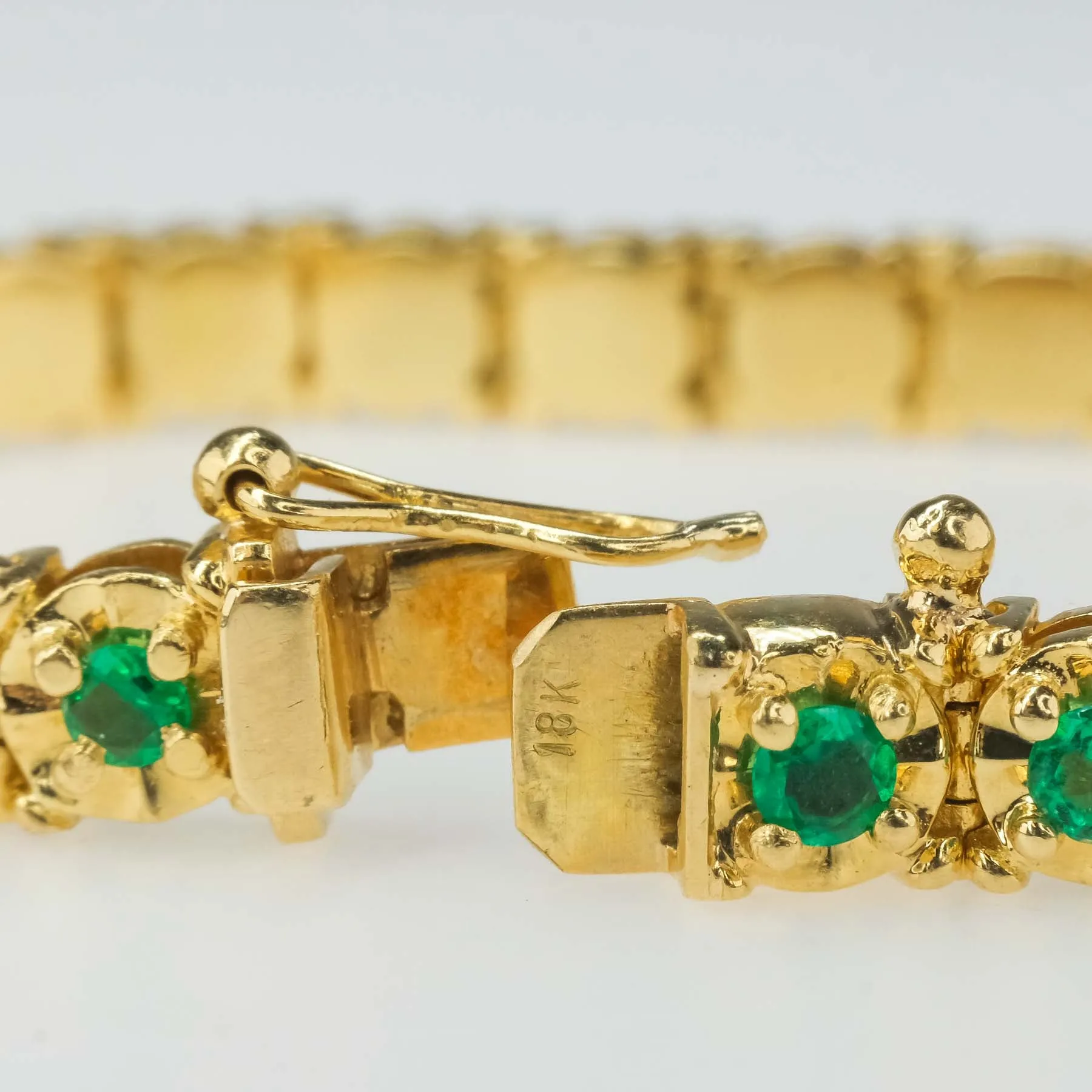 Emerald Tennis Bracelet in 18K Yellow Gold