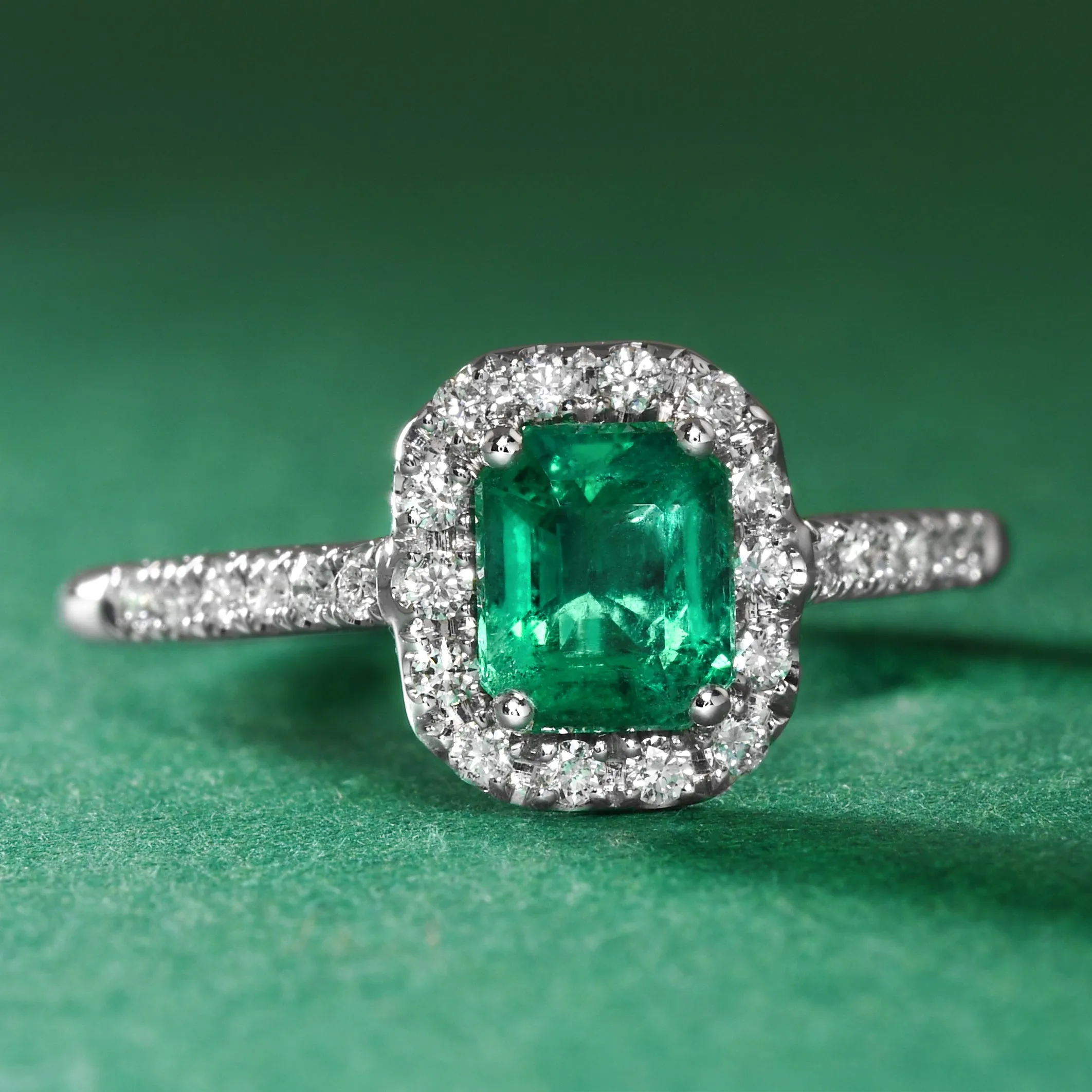 Exceptional Emerald Ring