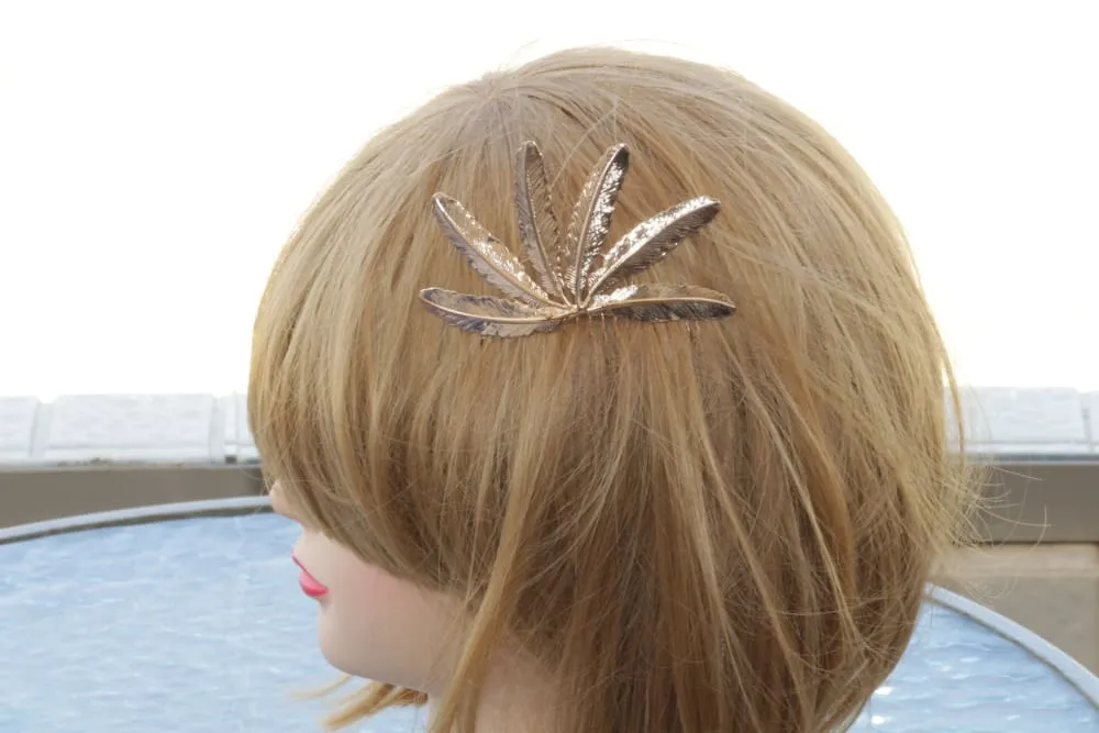 FEATHER HAIR COMB