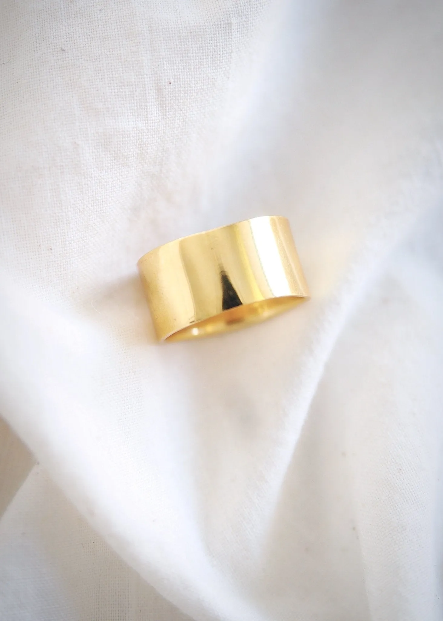 Medium Vermeil Gold Cigar Band Ring - Akau