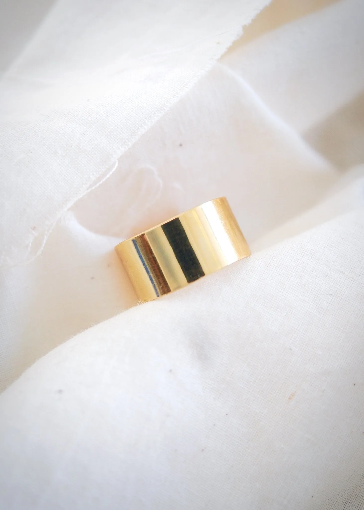 Medium Vermeil Gold Cigar Band Ring - Akau