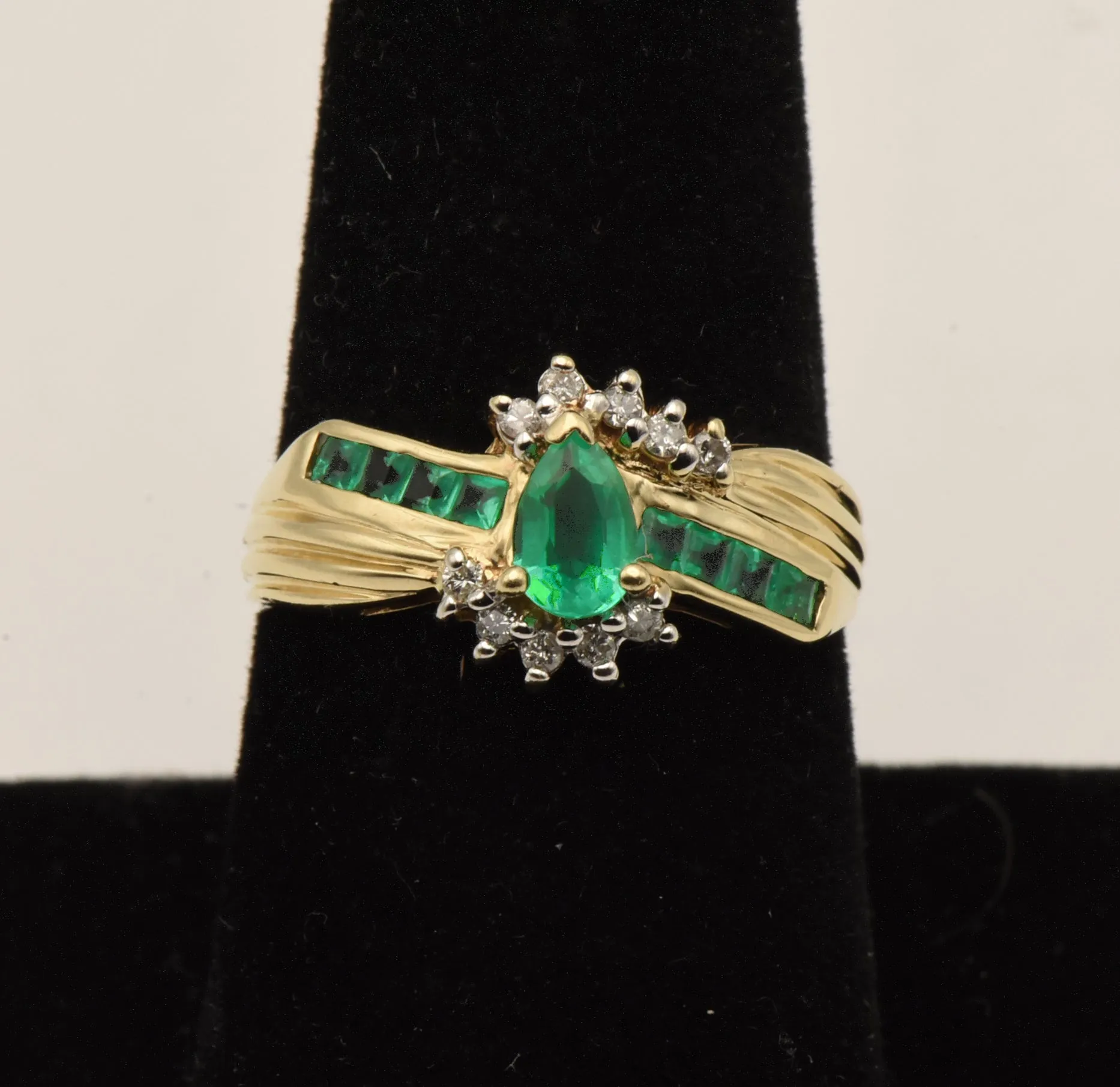 Vintage 14K Gold Synthetic Emerald and Diamonds Ring - Size 8