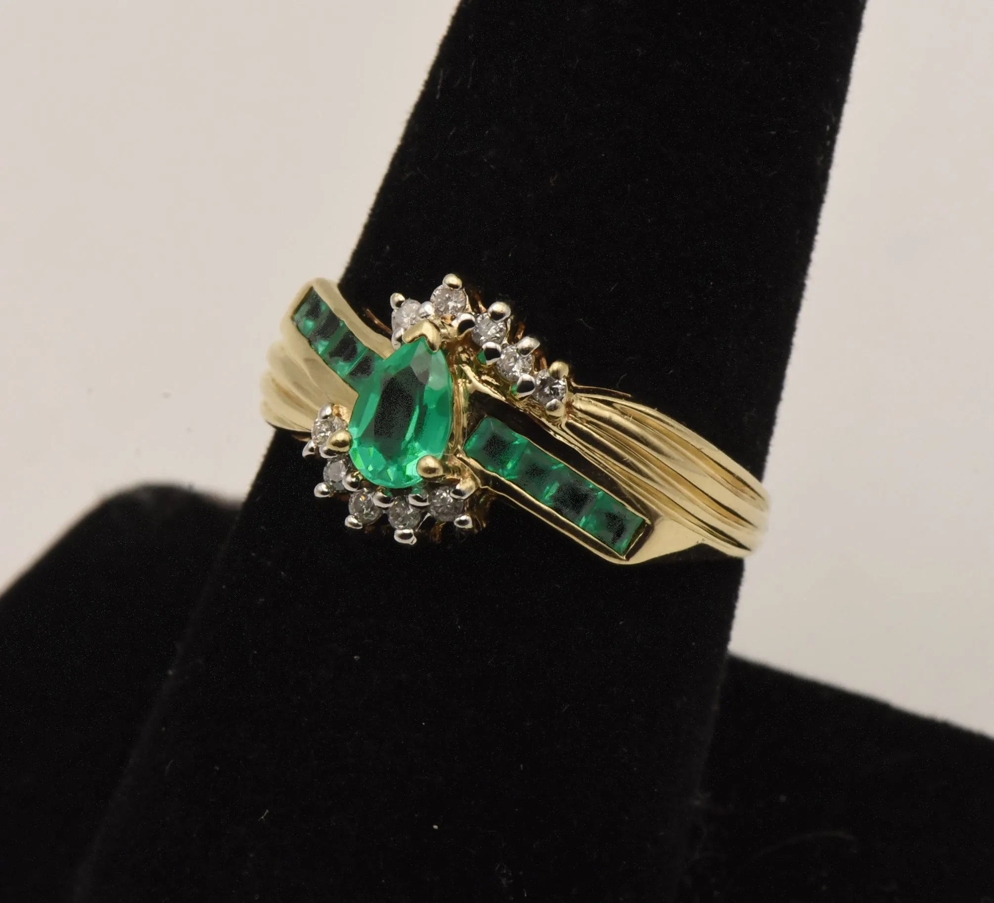 Vintage 14K Gold Synthetic Emerald and Diamonds Ring - Size 8