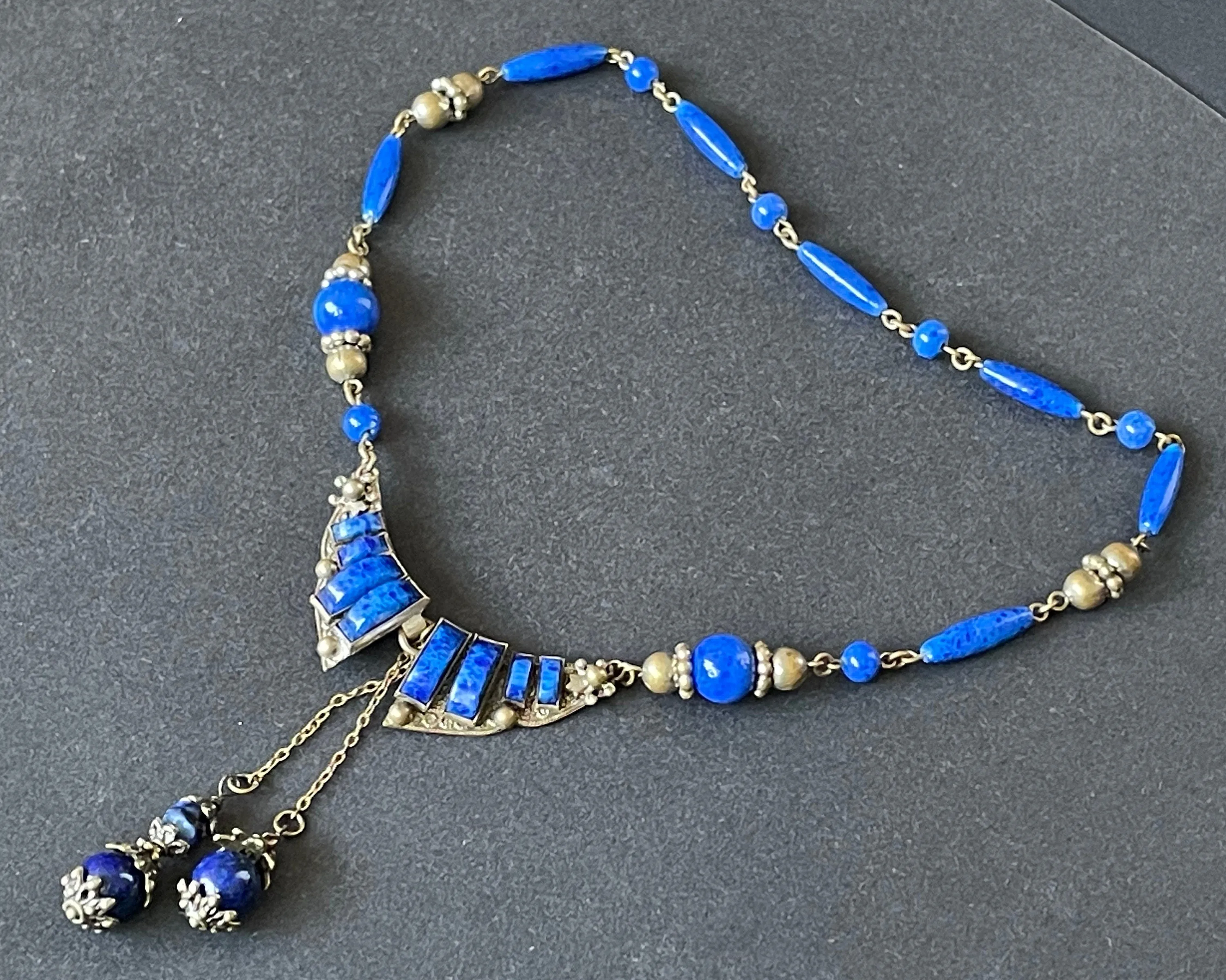 Vintage Art Deco Czech Max Neiger Brothers style lapis lazuli glass and gold tone negligee necklace, front fastening