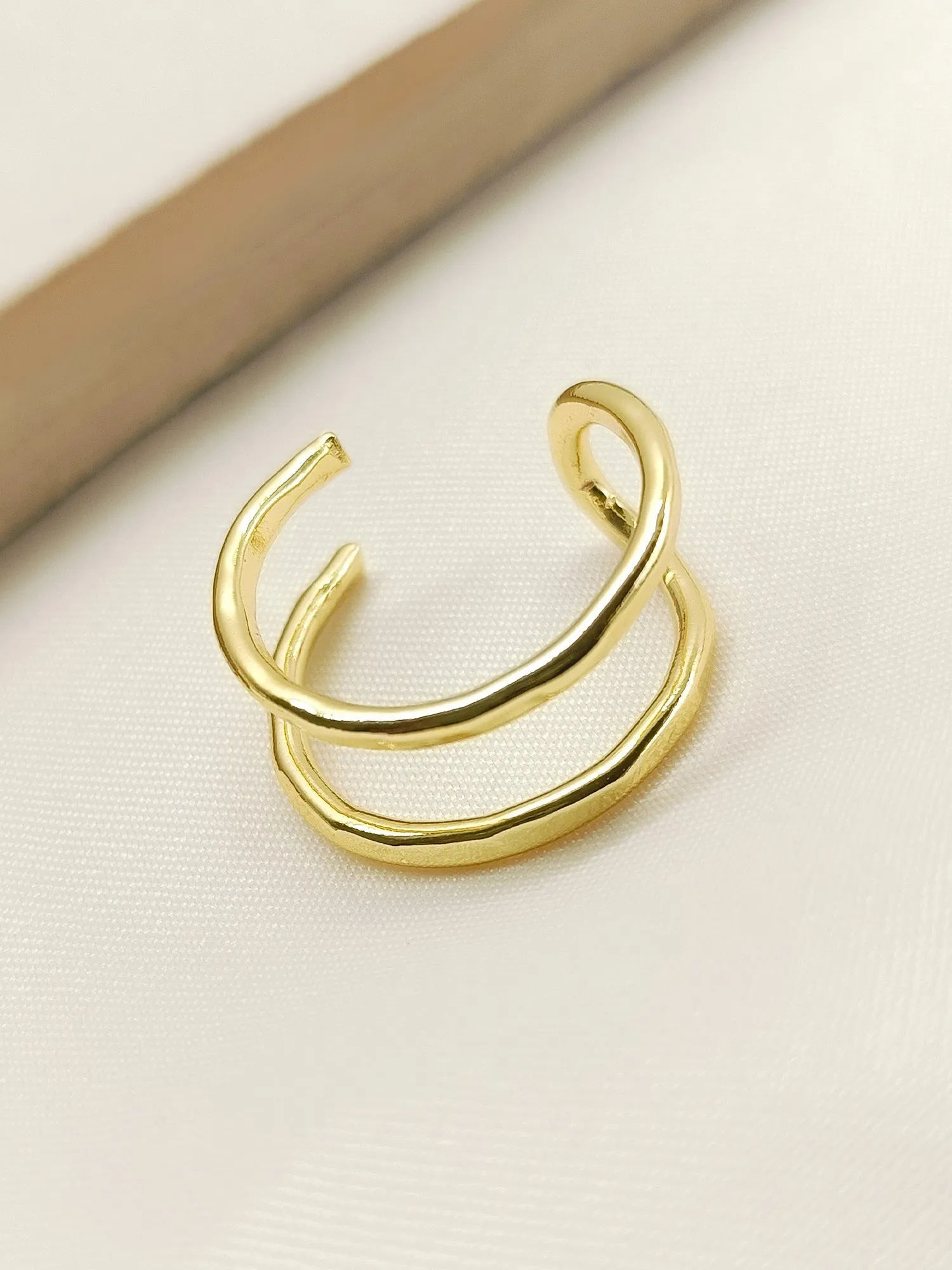 Viola Golden Western Finger Ring