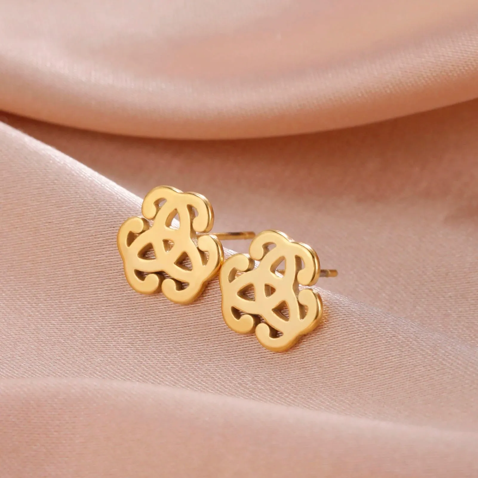 Witchcraft Stainless Steel Witch Knot Stud Earrings for Women Celtic Knot Amulet Protection Earring Jewelry Valentines Day Gift